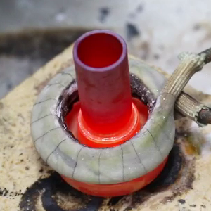 高效精密的连接艺术：走近宏创高频法兰钎焊工艺