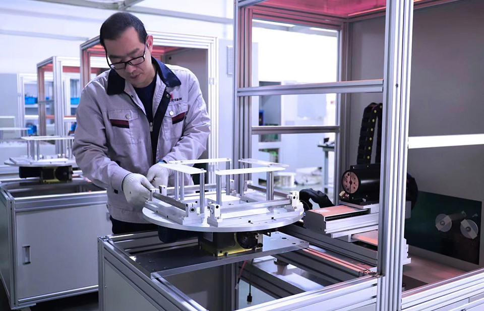 制冷设备进行钎焊，焊后接头发黑长铜绿该怎么预防解决？